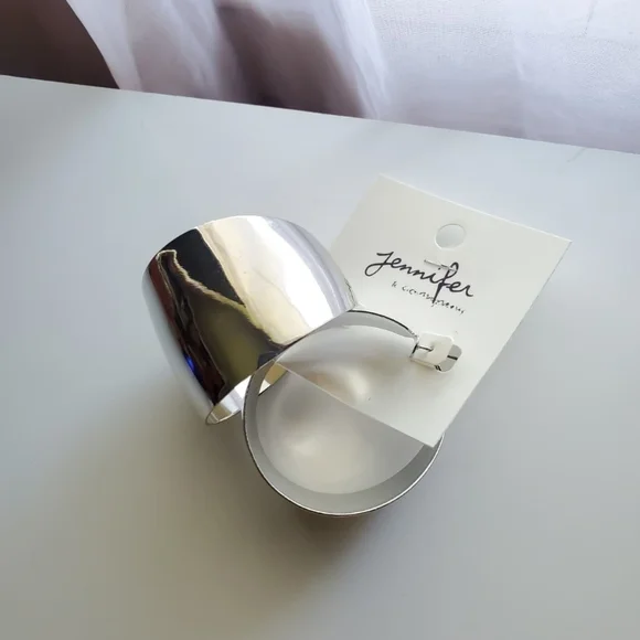 Chunky Hoop Earrings - Picture 3 of 6